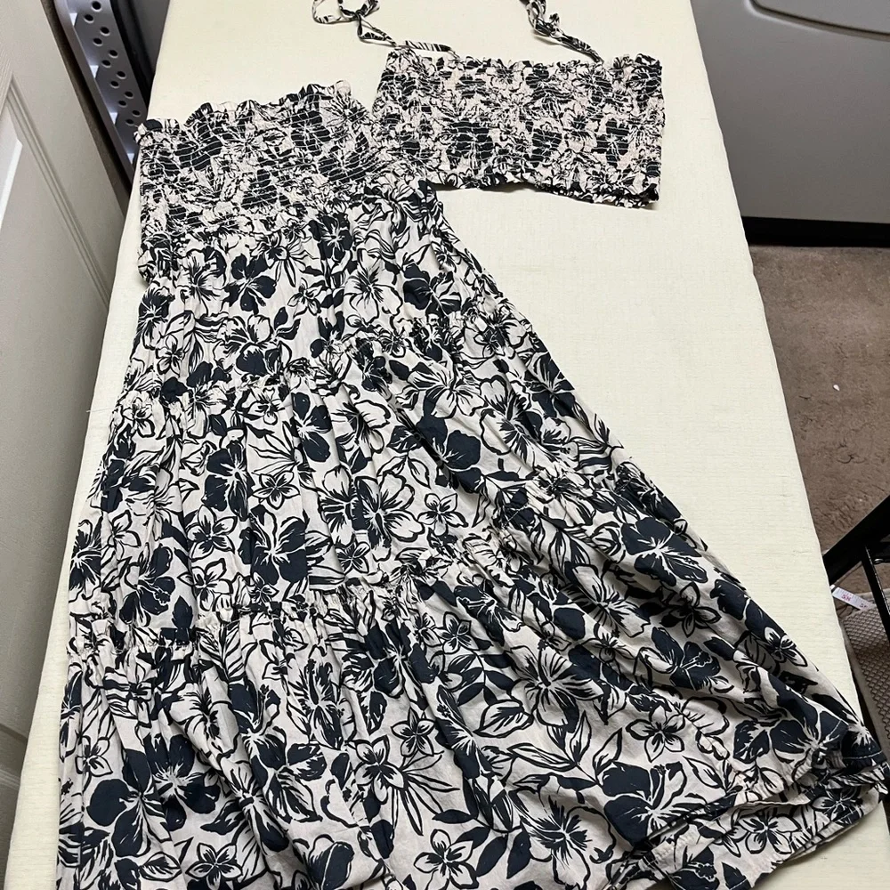 American Eagle black/white floral smocked crop top & skirt set